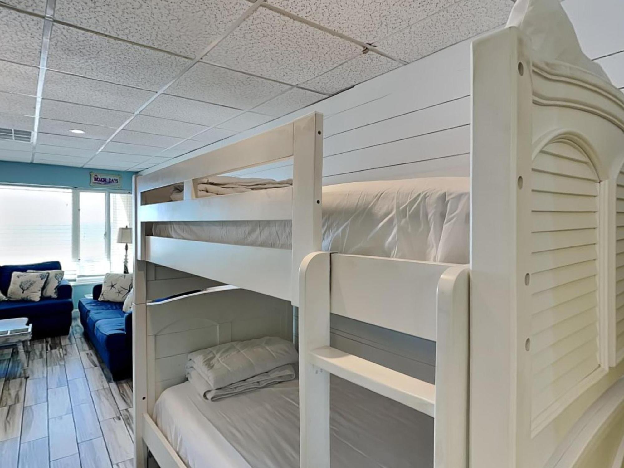 Continental 319-320 Apartment
